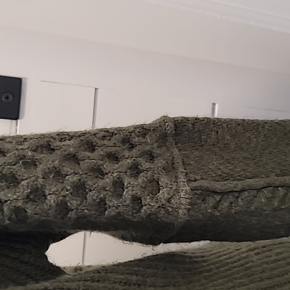 American Eagle Patterened Sweater - Picture 4 of 12